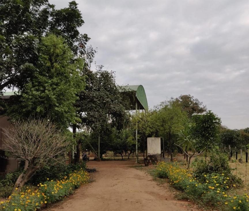 Hornbill Farm Resort Гайдарабад Екстер'єр фото